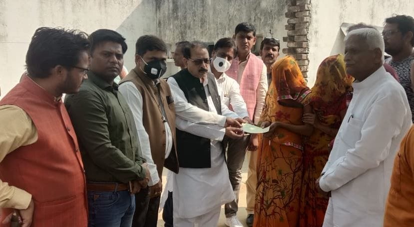 Five lakh compensation to farmer's family