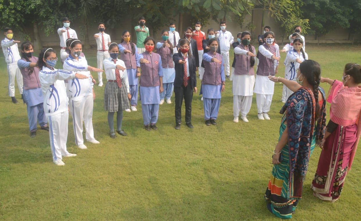Children took oath to stop pollution, will not burn firecrackers