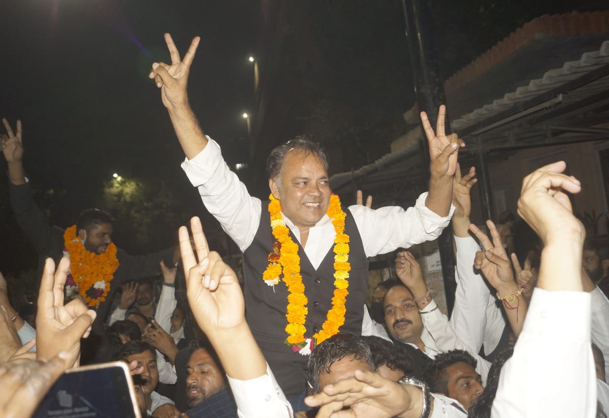 The election of the district bar association was rude