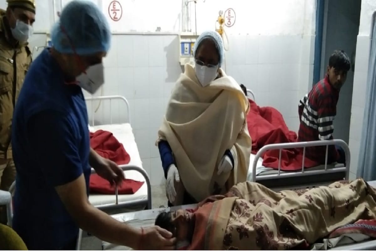 Baghpat News in Hindi: big accident on eastern peripheral expressway and 28 passengers injured