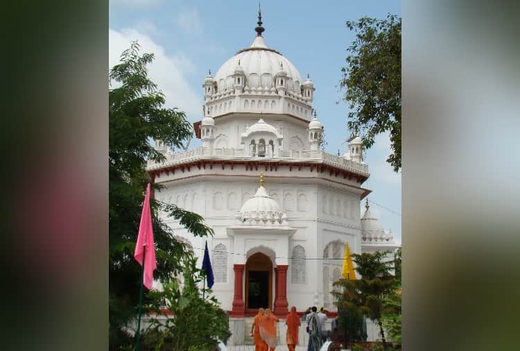 Battle of Saragarhi : Statue of Havildar Ishar Singh will install in England