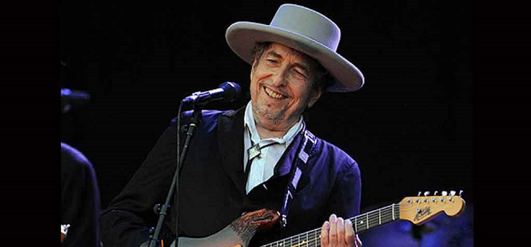 nobel prize winner bob dylan famous song blowin in the wind