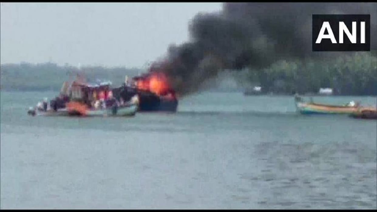 A boat caught fire in Keralas Kaliam sea yesterday, no casualty
