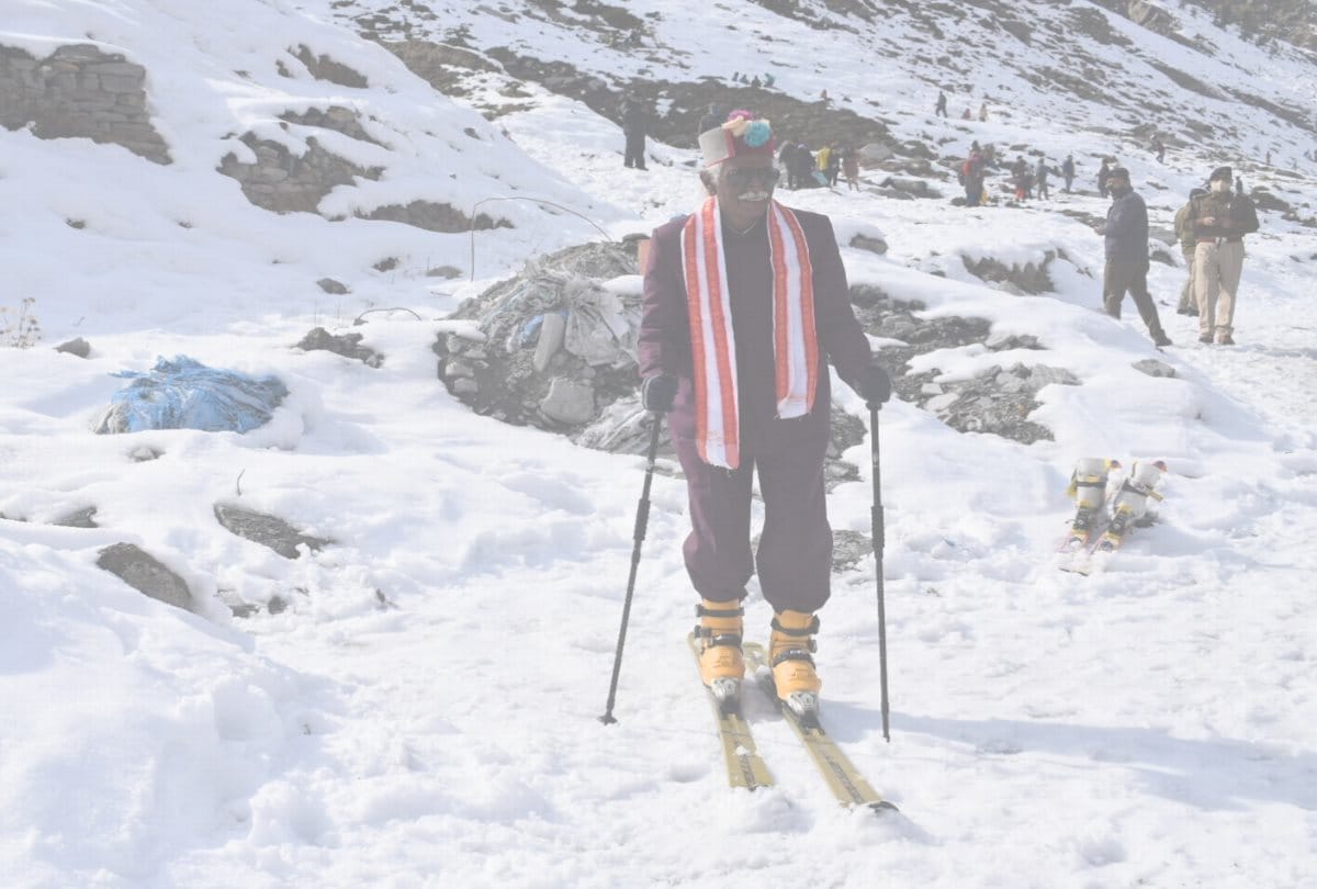 Governor Bandaru Dattatreya did skiing in Atal Tunnel's North Portal