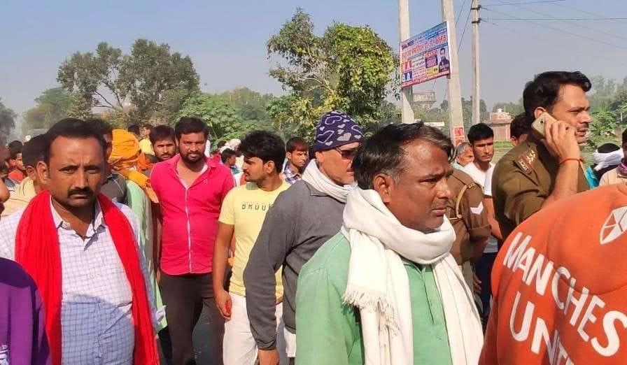 Youth injured in road accident died during treatment, villagers jammed