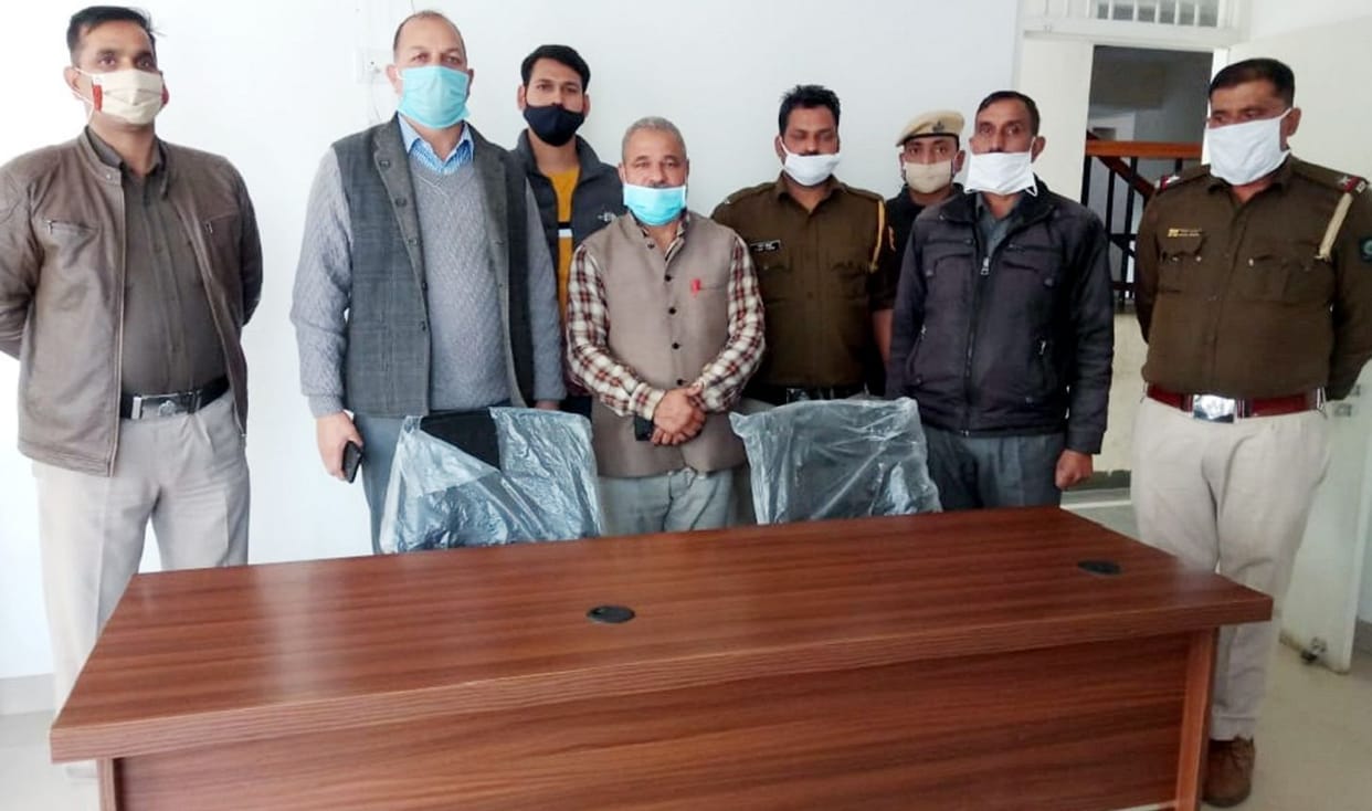 Committee presented goods to the police station and DSP office