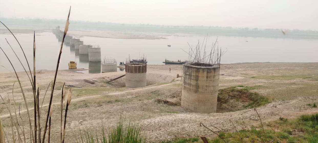 Setu Nigam raised hands due to construction of bridge at Mahila Ghat
