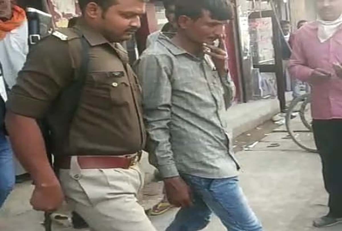 Robbed of 50 thousand from account holder in bank