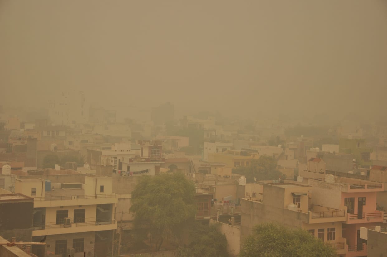 Air pollution at dangerous level, AQI 417