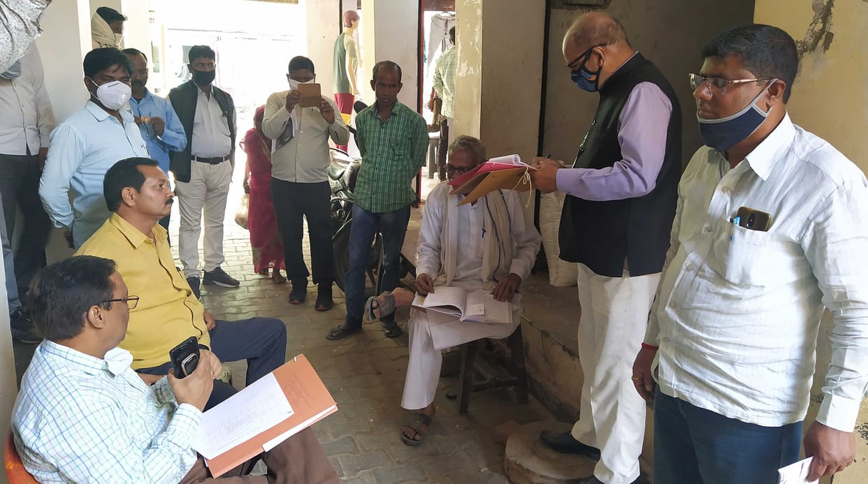 Close of quota shop found in Pakri village, DDO seized quota