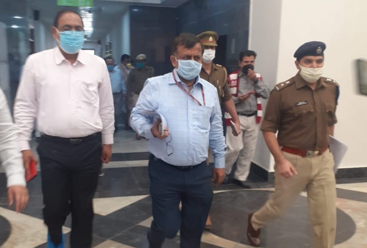 Ghaziabad indirapuram kailash mansarovar bhawan inspected by upper chief secretary