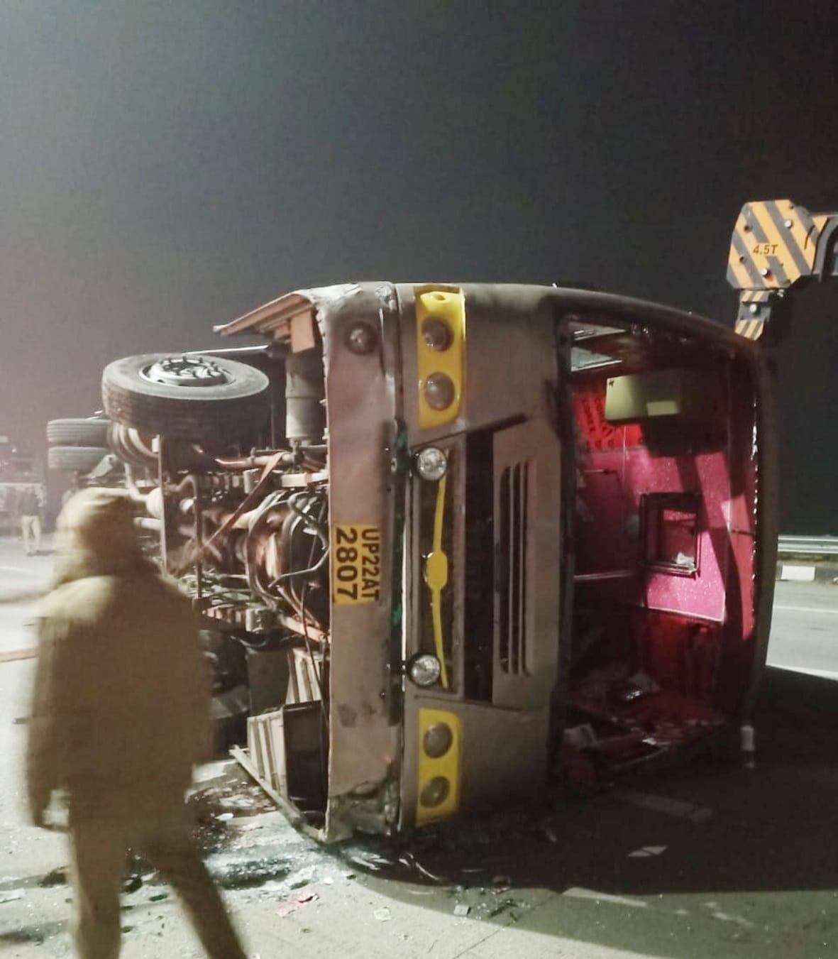 bus accident. 28 injurde