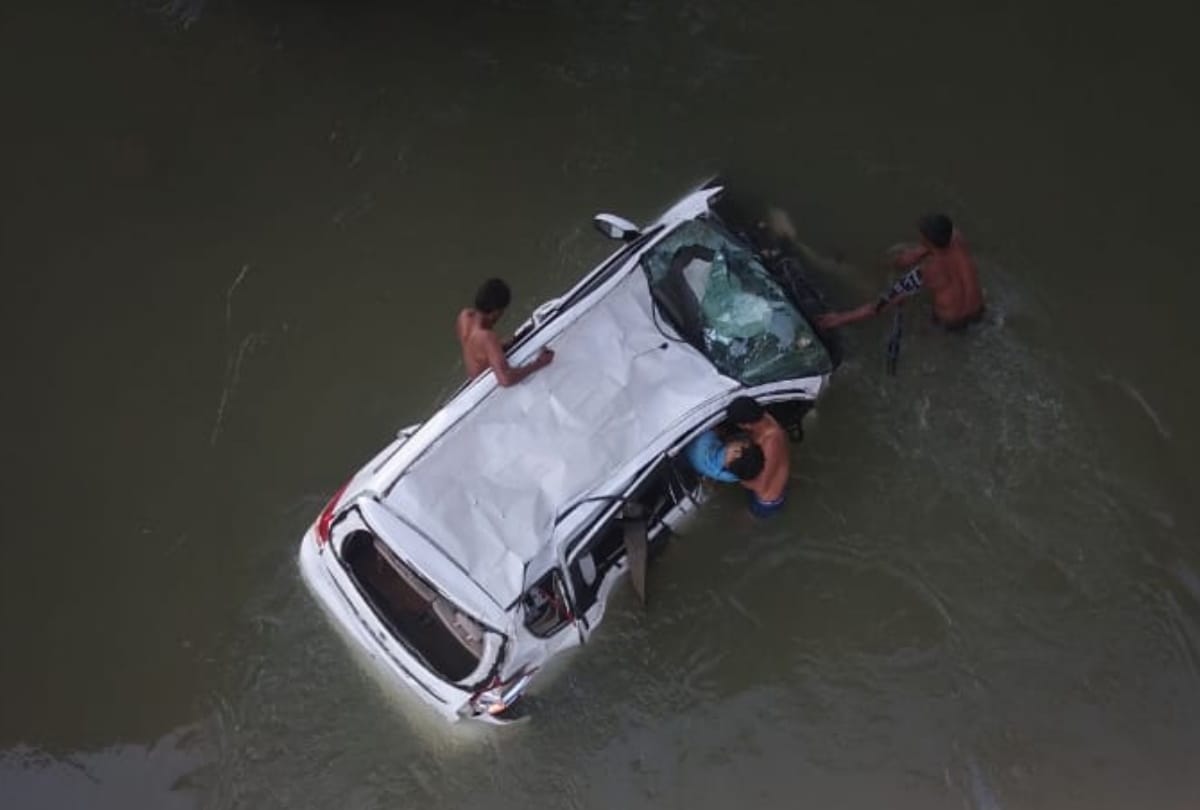 Gorakhpur Basti Road Accident News: three dead and two injured in Road accident at basti UP