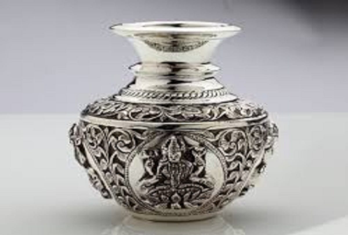 dhanteras 2020 To get wealth and money fill these things in pots on Dhanteras