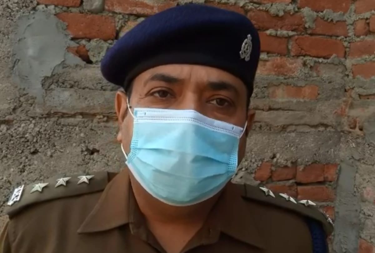 Ghaziabad husband wife allegedly commits suicide police probing on all angles mothers says son use to drink and quarrel