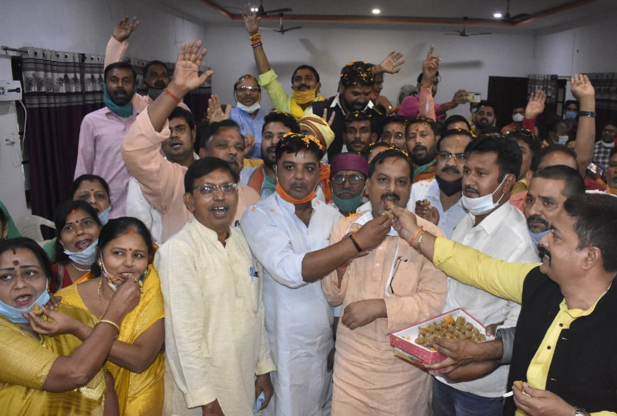 UP by election results 2020 news update in hindi new MLA of Deoria Dr. Satya Prakash Mani Tripathi