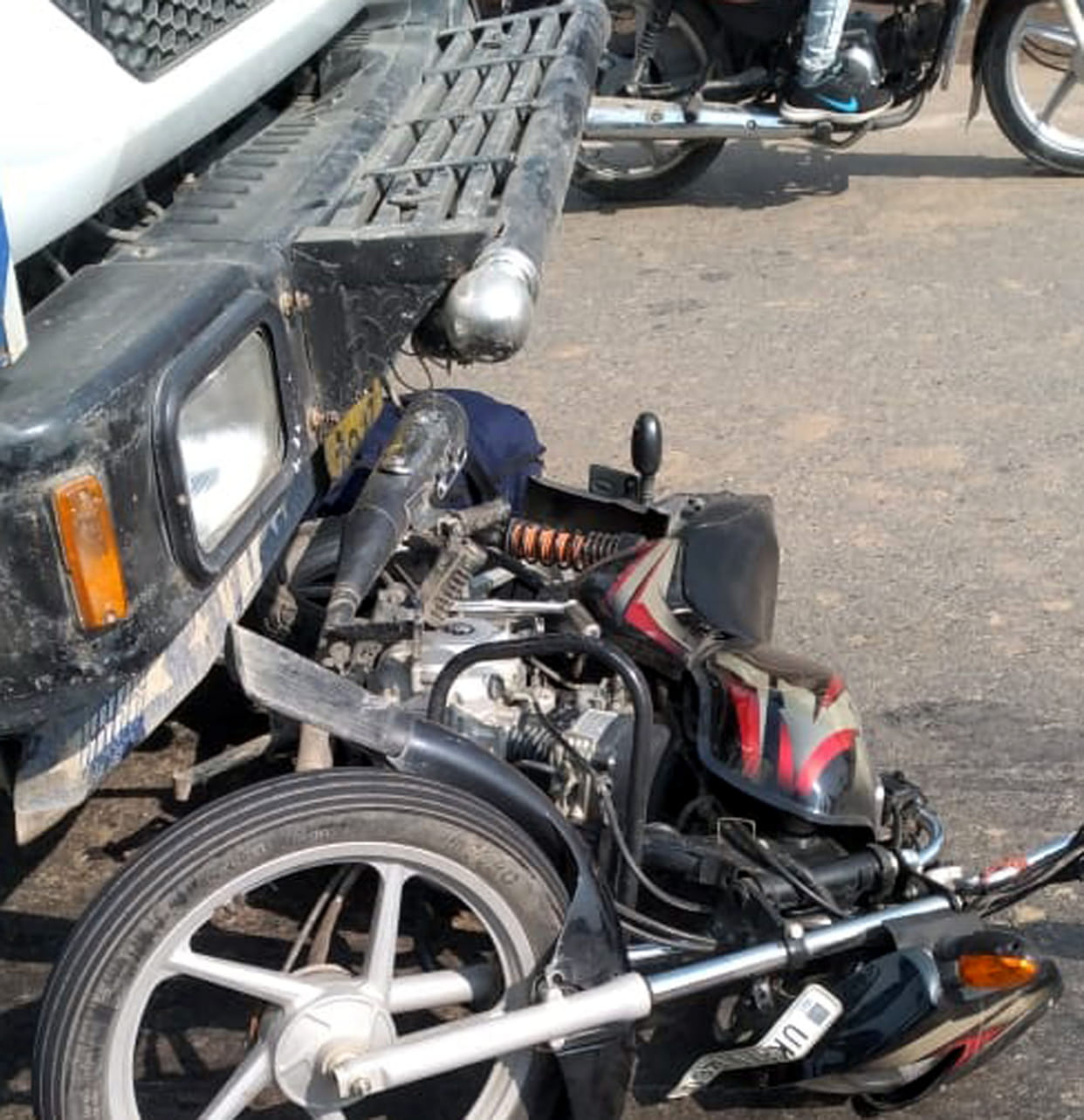 Gravel-laden truck crushes a couple riding a bike, dies