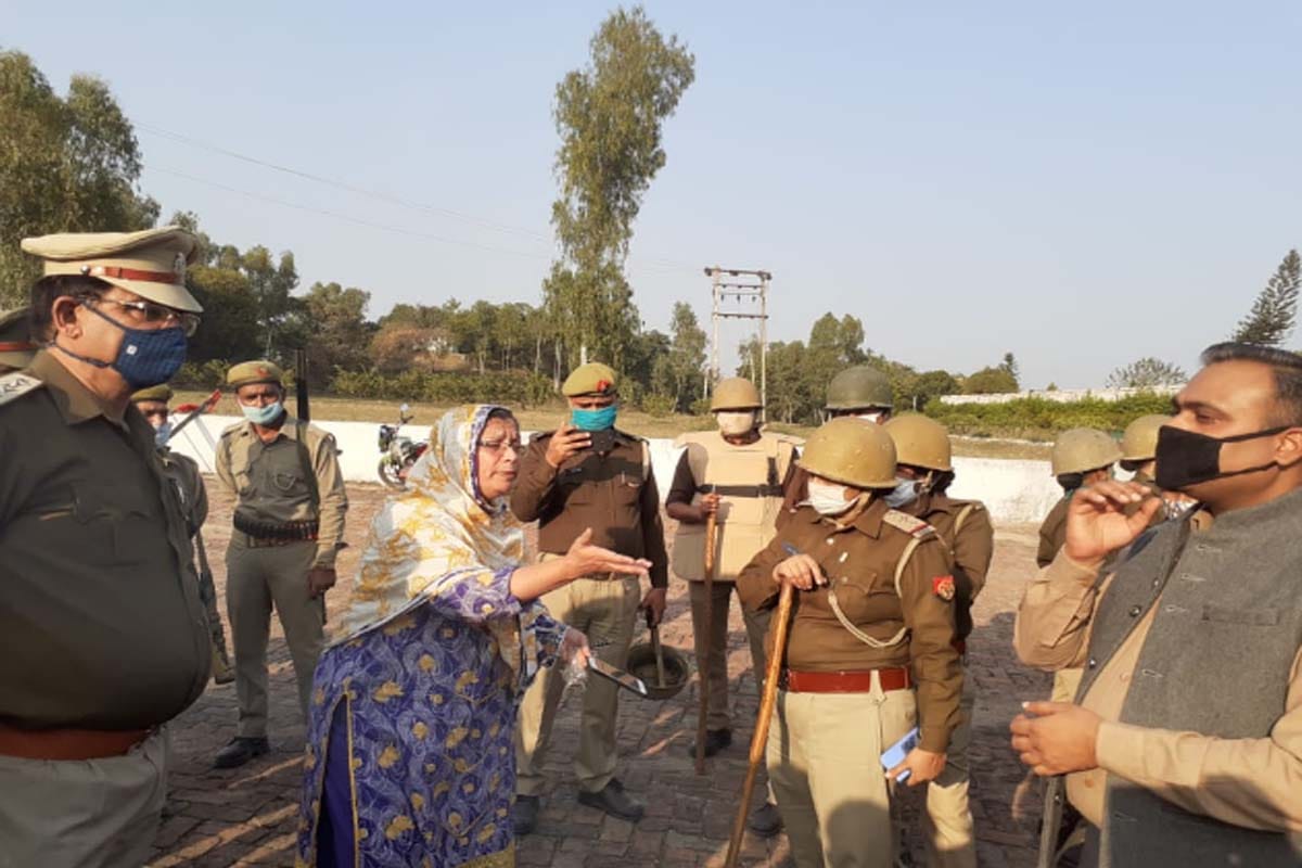 big action by Muzaffarnagar administration on illegal occupation, demplised the religious place