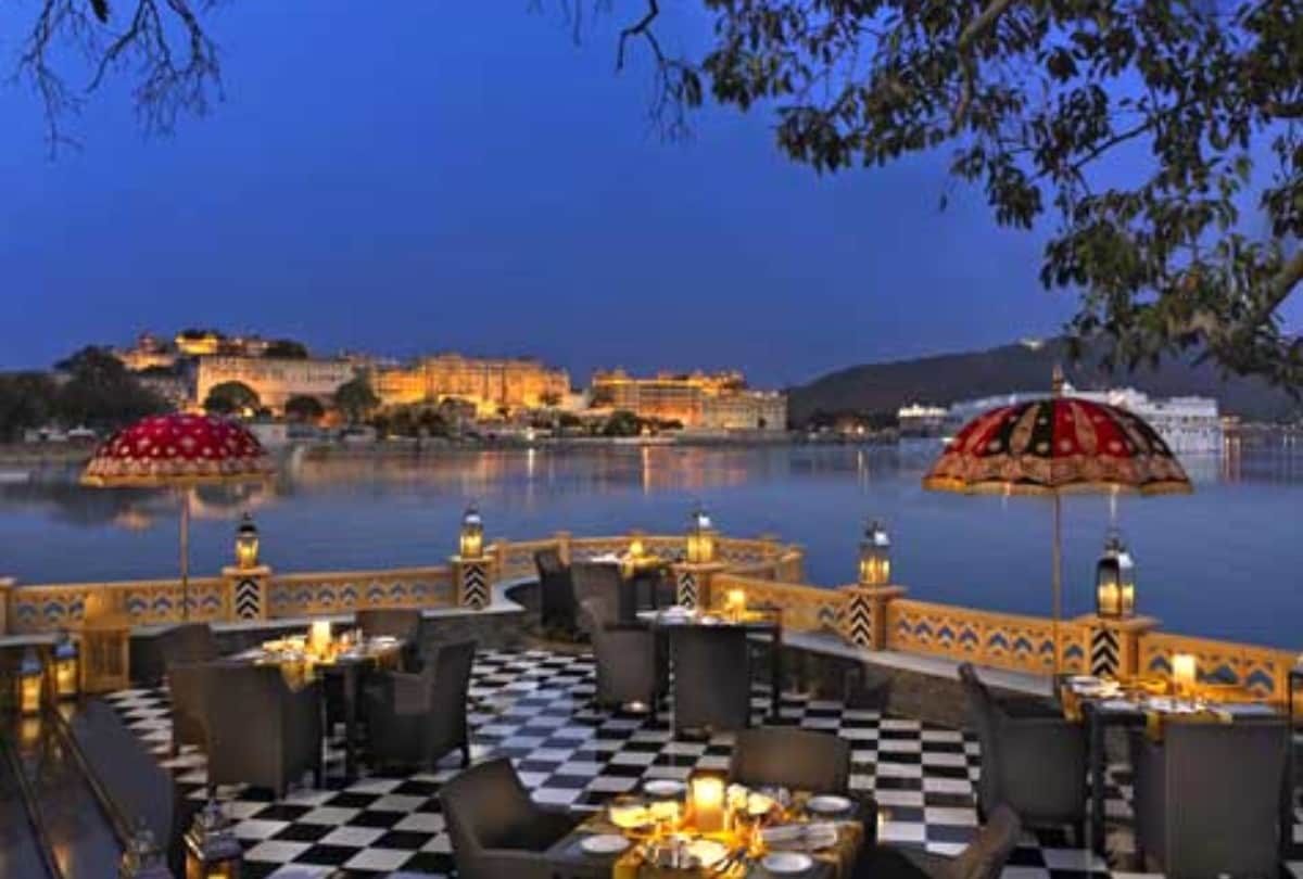 Kangana ranaut brother akshat ranaut get married in Udaipur sheesh mahal