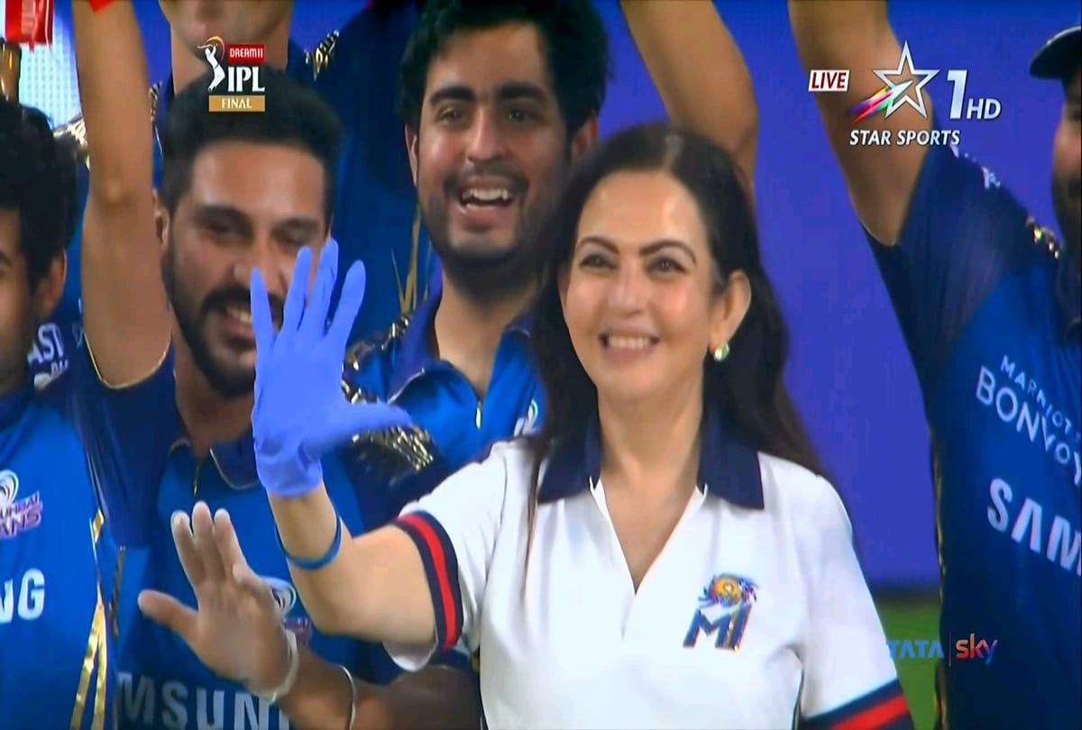 IPL 2020: Mumbai Indians owner Nita Ambani crashes Quinton de Kock interview during final