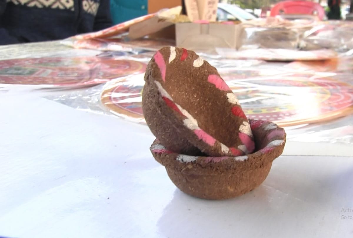 Diwali 2020 News: Diwali Diya and Mask made up of cow dung