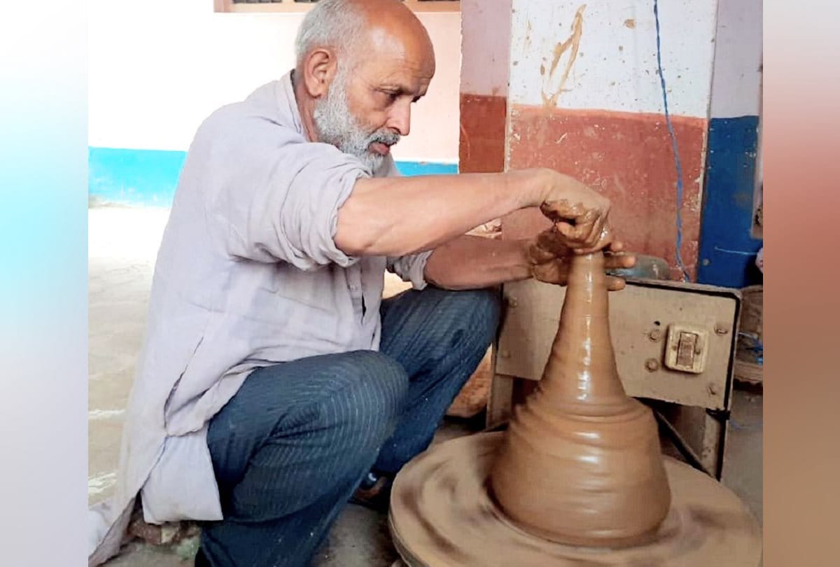 Diwali 2020 News: Diwali Diya and Mask made up of cow dung