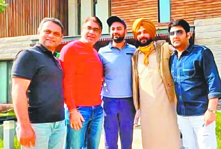Comedian Kapil Sharma arrives Amritsar to meet Navjot singh Sidhu