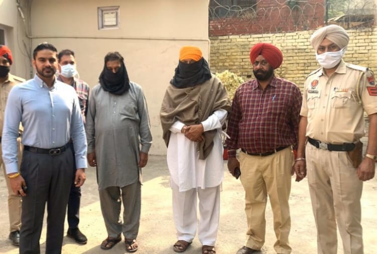 Punjab crime News : Two smugglers arrested in Mohali