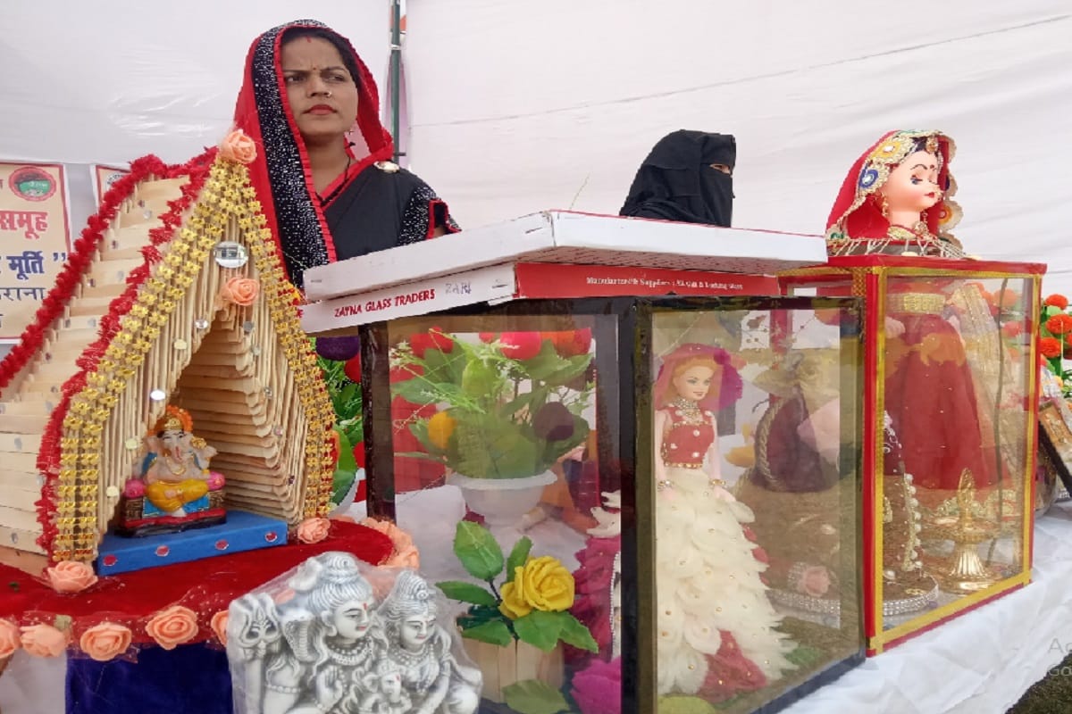 Amar Ujala Exclusive Report: women join groups to make decorative items in Shamli