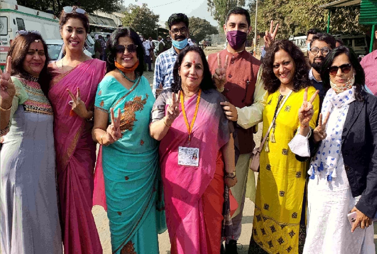 Uttar Pradesh By-election Results 2020 BJP candidate Sangeeta Chauhan wins by more than 15 thousand votes