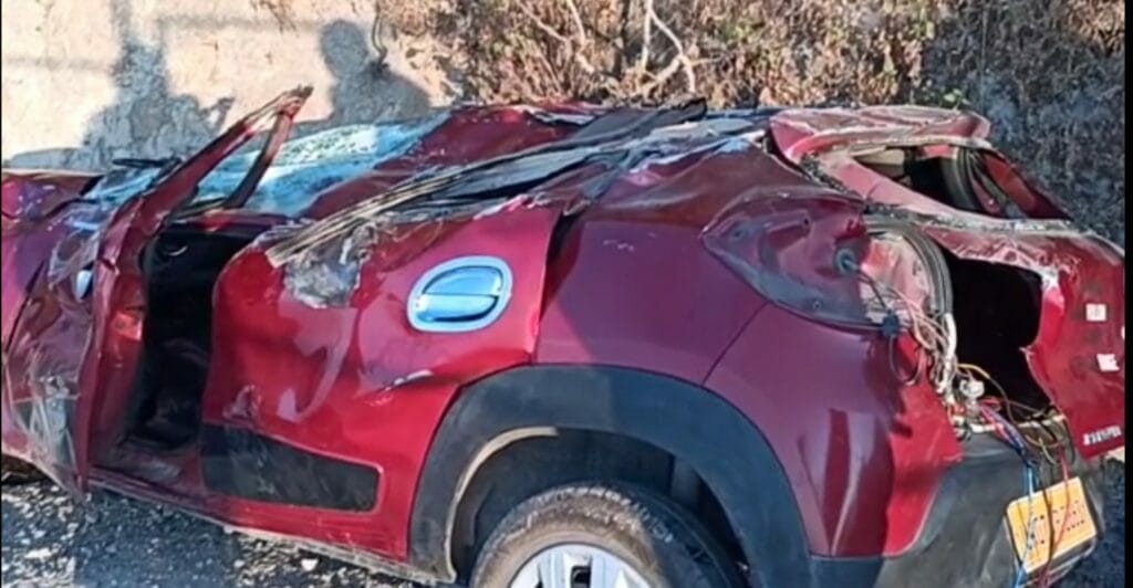 accident in mussoorie: Renault KWID accident three died three injured