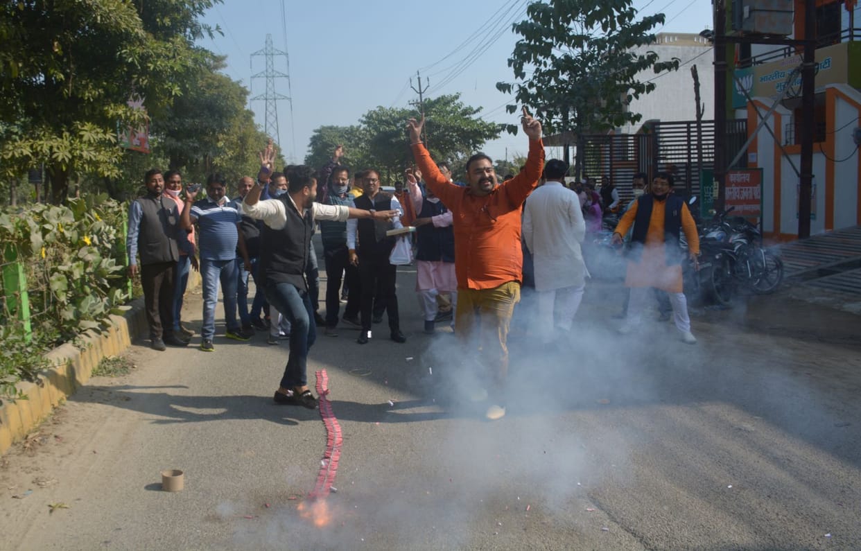 After NGT guidline BJP workers shouting crackers