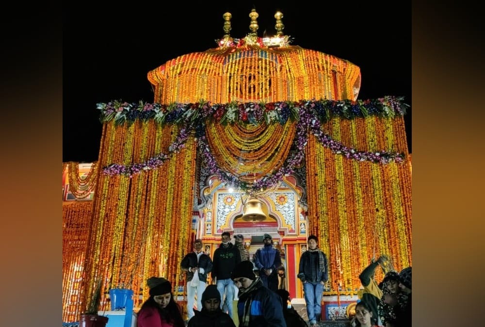 Exclusive: Badrinath Dham will be decorated with flowers produced in Chamoli on Door Opening
