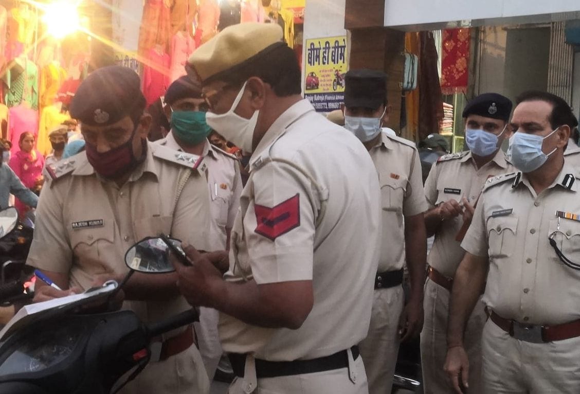 Headconstable's 500 rupees challan for without mask