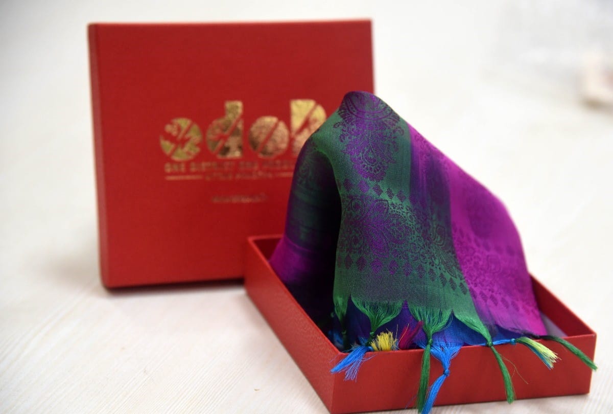 CM Yogi Adityanath give unique gift to president ramnath kovid and PM Modi on diwali 2020