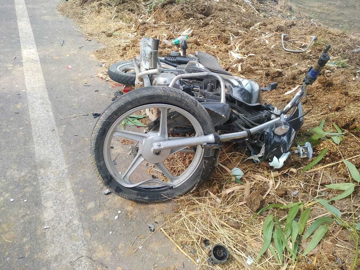In a raod accident two people died, one injured