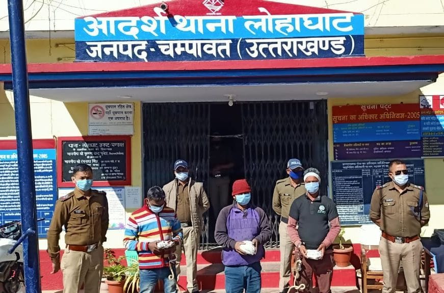 Three smugglers arrested with one kilo hashish