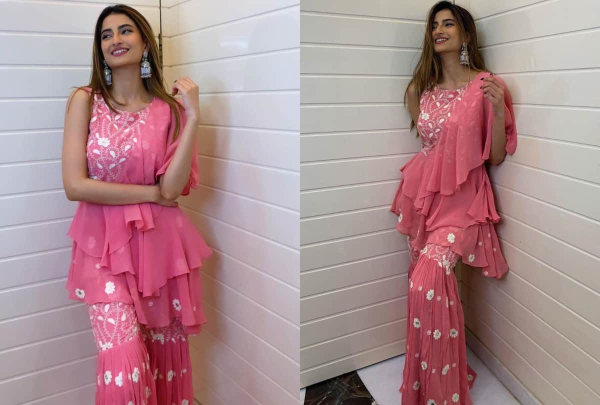 palak tiwari photos viral on internet in pink outfit daughter of shweta tiwari
