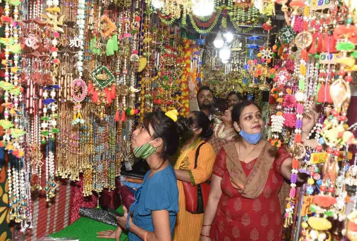Dhanteras 2020: Money rains on Dhanteras, turnover of 575 crores, see happiness between Corona in pictures