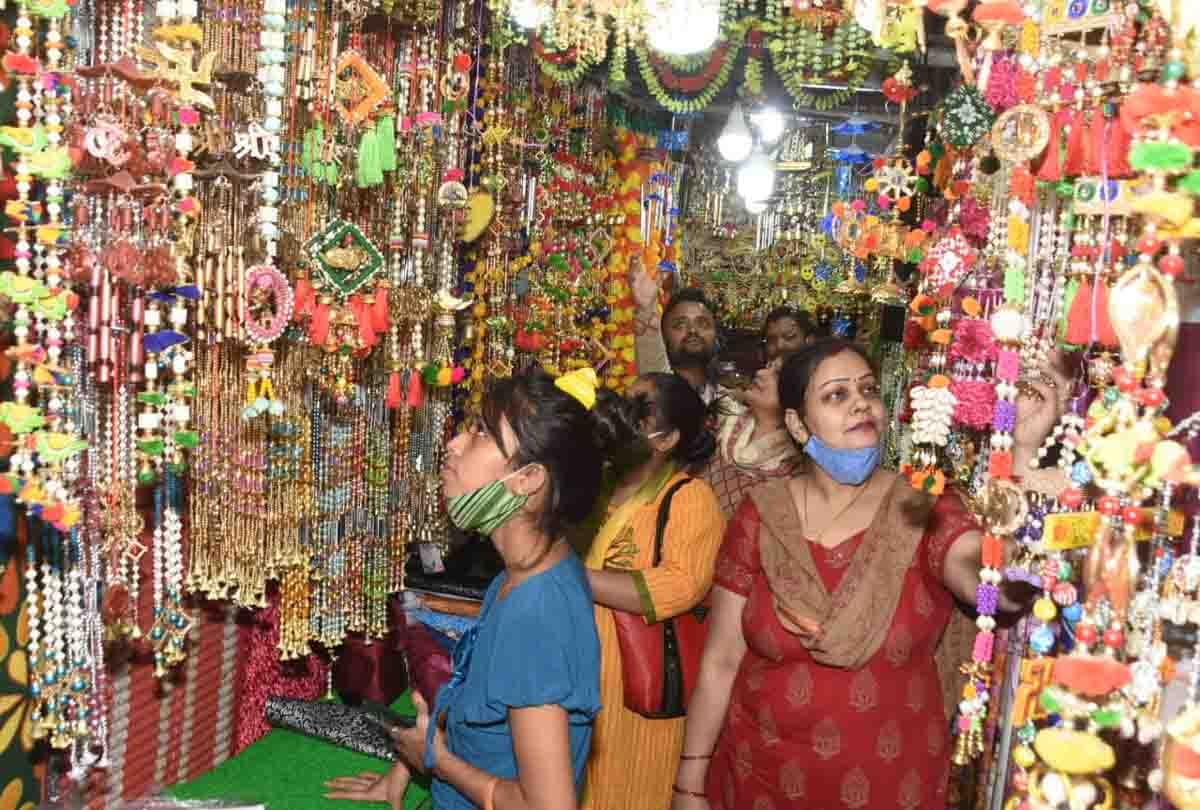 Dhanteras 2020: Money rains on Dhanteras, turnover of 575 crores, see happiness between Corona in pictures