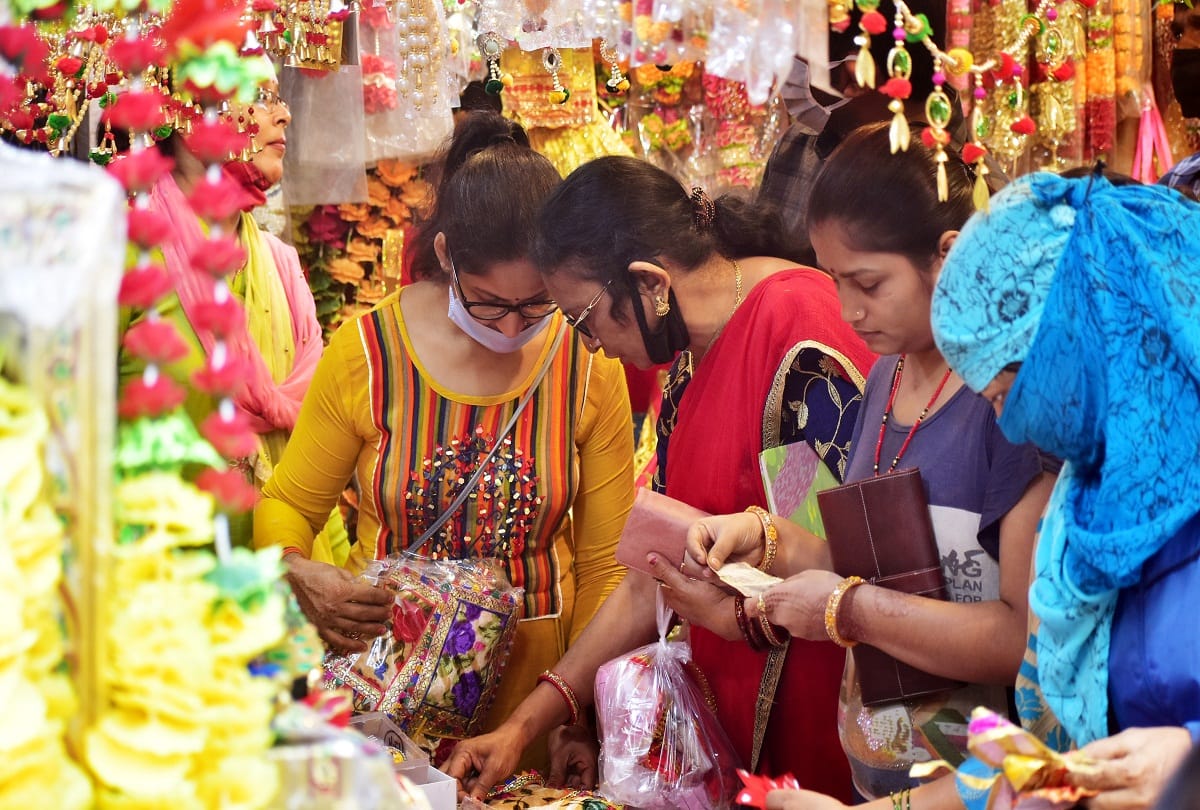 Today shopping will be happy on Dhanteras, market decorated like a bride