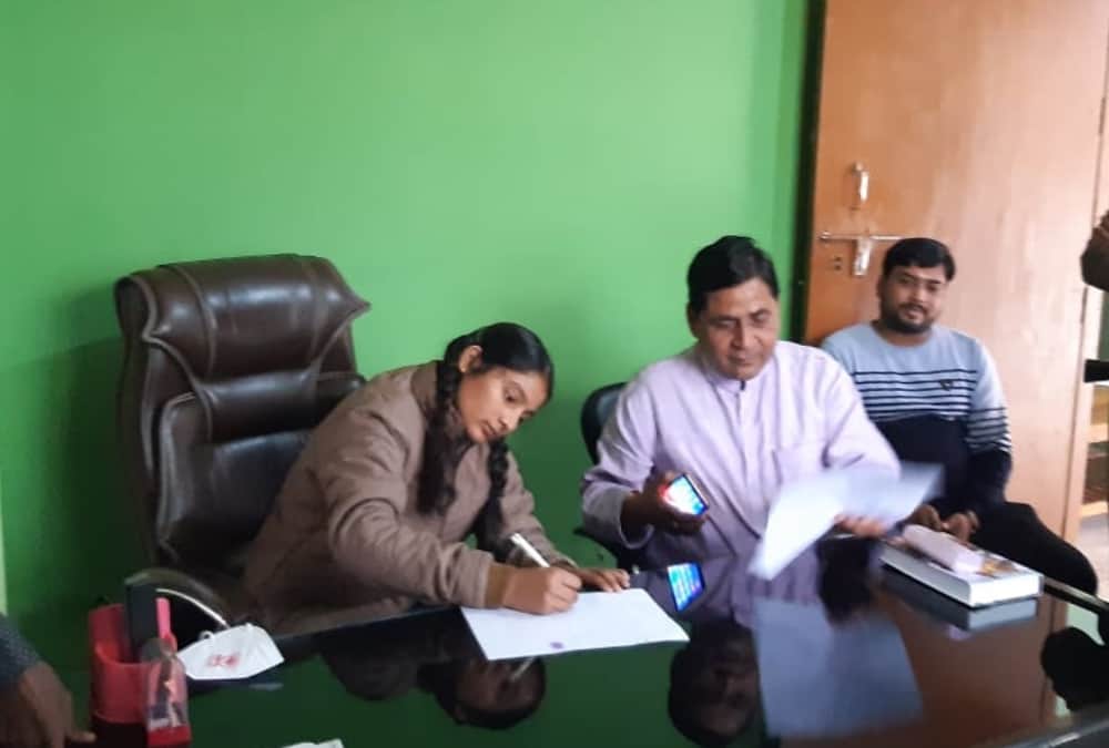 Student kajal Singh becomes one day MLA in Raebareli.