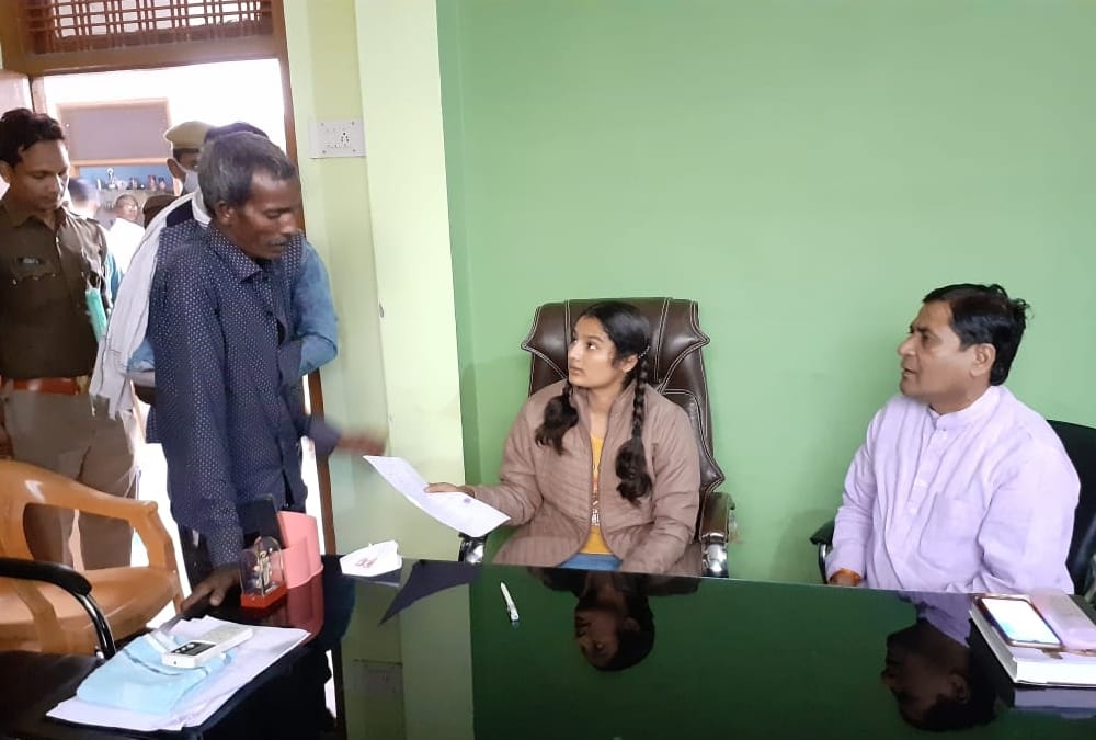 Student kajal Singh becomes one day MLA in Raebareli.