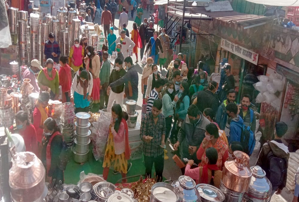 Dhanteras 2020: Heavy Crowd of People in uttarakhand market for shopping