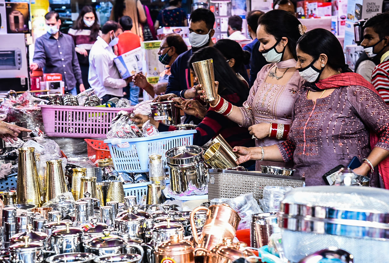 Dhanteras: Customers thrive, sales still down
