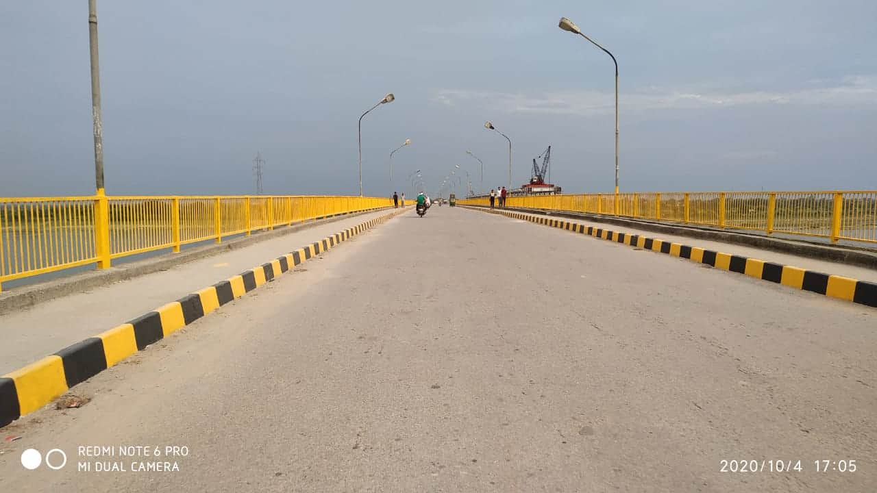 Vehicles on Hamid bridge of Ghazipur connecting UP to Bihar have not started operating