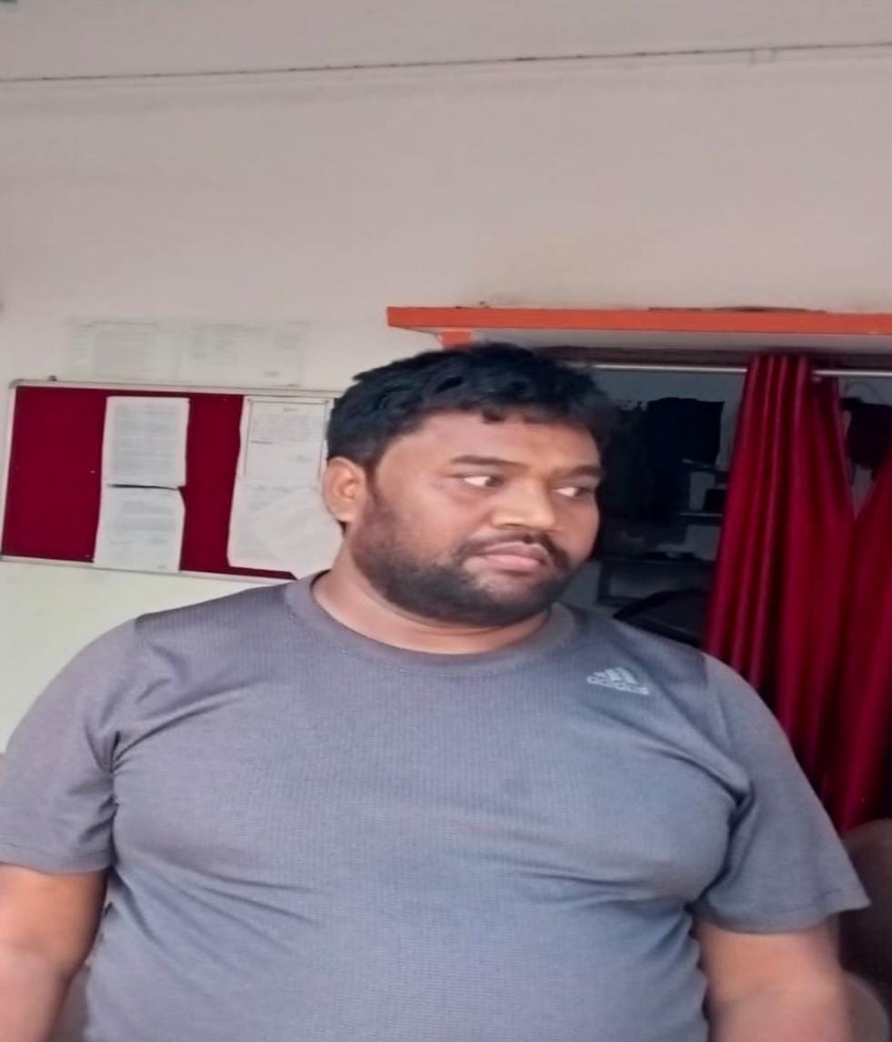 Accused of cheating the youths by pretending to enroll in the army, arrested