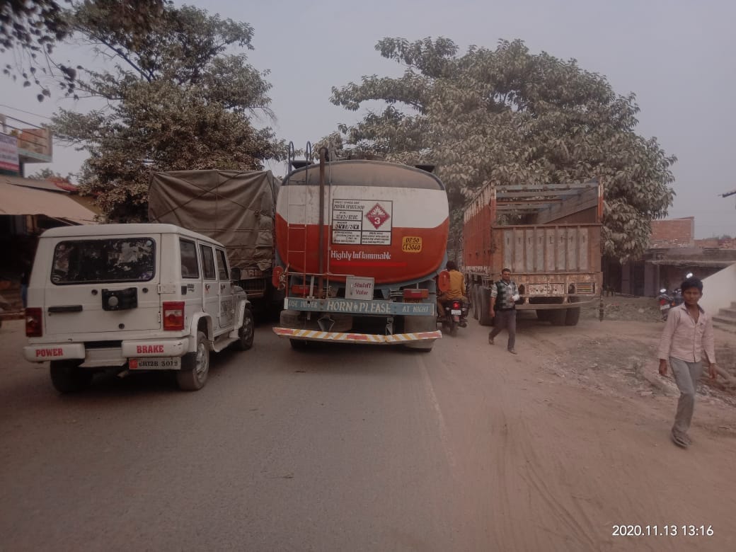 20 km long jam in Chandauli