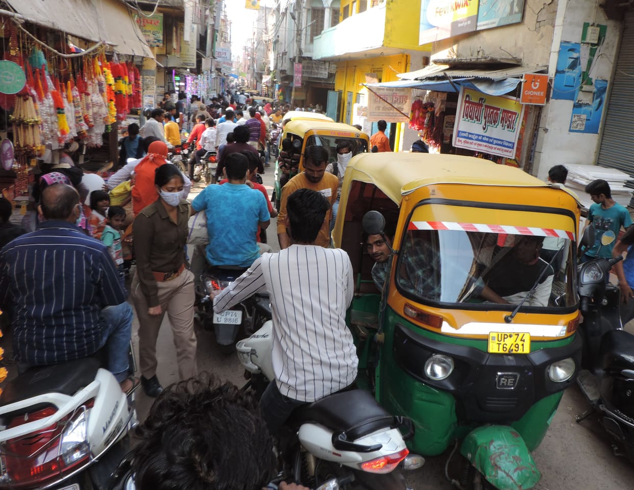 dhanateras par van-ve maarg par daakhil nahin ho sake oto, kaar