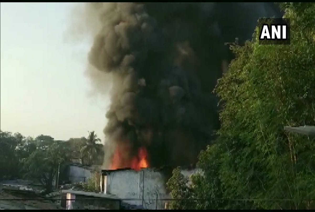 Fire breaks out at a powerloom unit in Bhiwandi fire engines at the spot no injuries yet